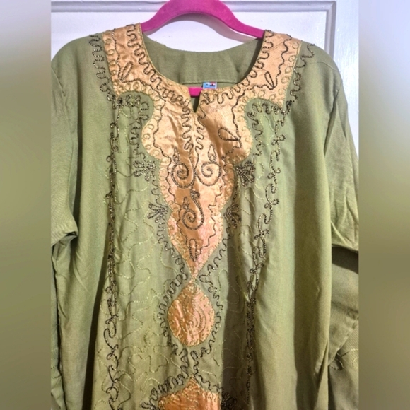 1960/70s Embroidered Green and Gold Kaftan - Picture 7 of 7